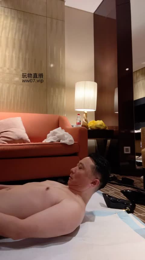 不知名 开发老骚货 吃到呕吐-女神之家